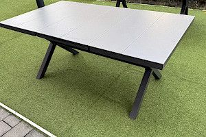 Hochkomfortabler Outdoor Auszugstisch