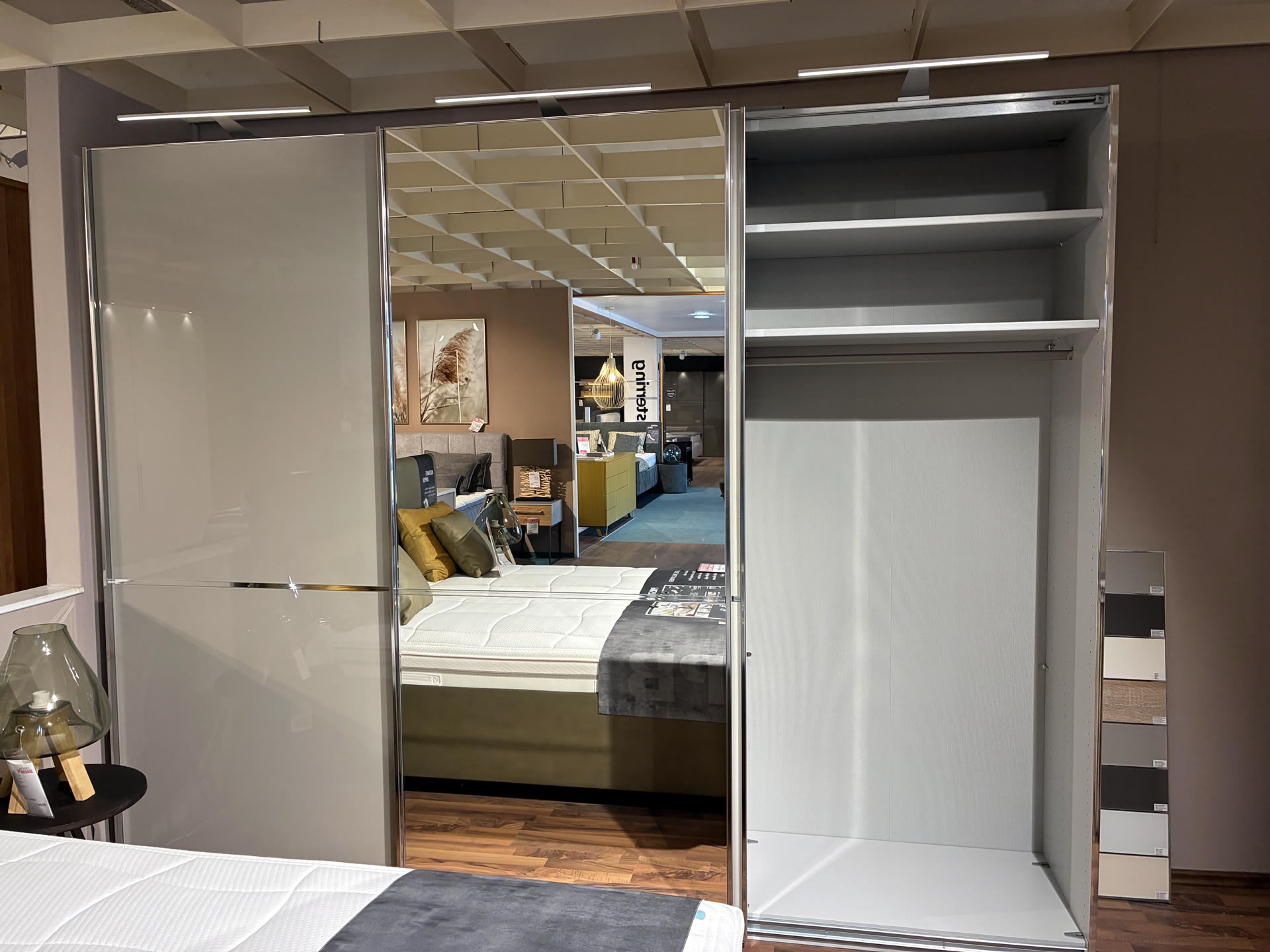 Schwebetürenschrank West Virginia Glas Champagner