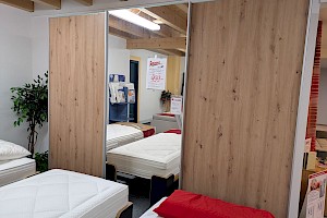 Kleiderschrank